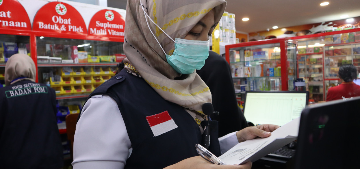 Pastikan Keamanan Produk, Loka POM Mimika Periksa Toko Obat dan Sarana Kosmetik